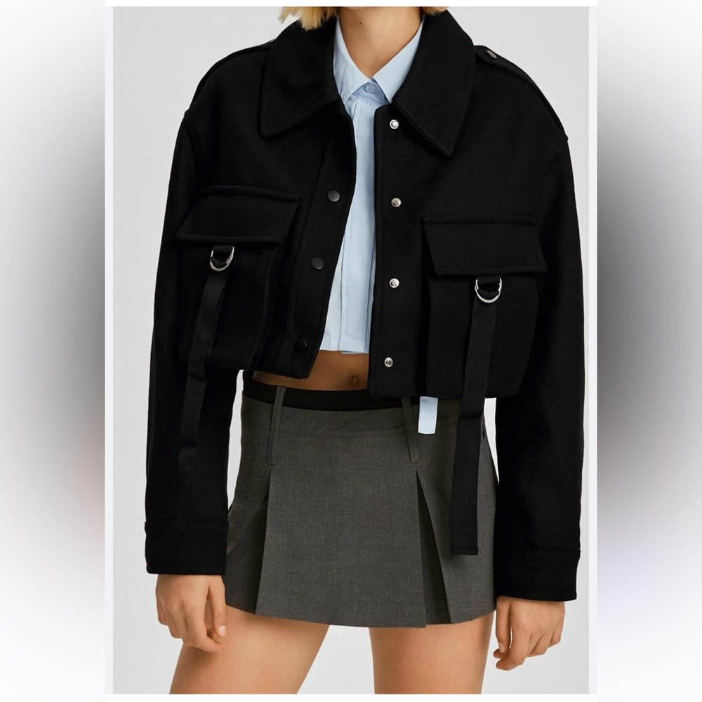 Bershka Veste légère - black/noir
 Women's Jacket size small